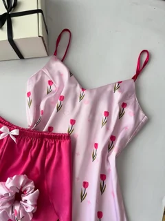 ست تاپ شورتک ساتن طرح لاله