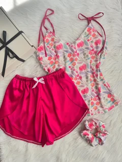 ست تاپ و شلوارک طرح گل بهاری