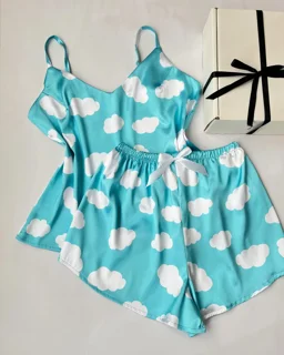 ست تاپ و شورتک ساتن طرح ابرک