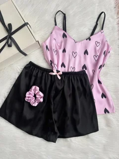 ست تاپ و شلوارک ساتن طرح قلب مشکی