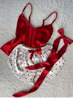 ست تاپ و شورتک ساتن گره ای طرح لاو